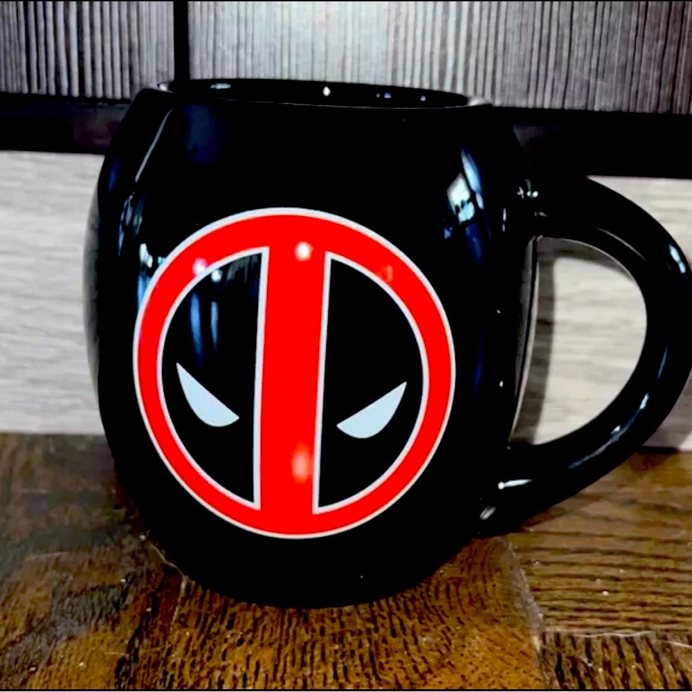 Marvel Deadpool Logo Coffee Mug